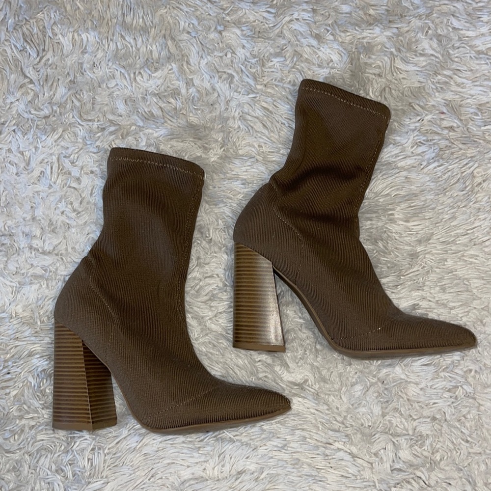 Trendy sock ankle boots